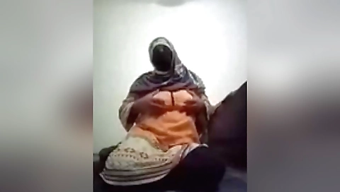 Sexy hindi amateur video of a hot babe and her man