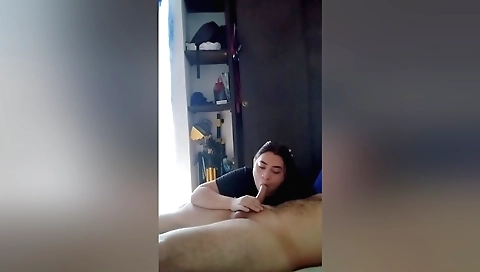 Sexy amateur brunette in a beautiful body show 18+ videos