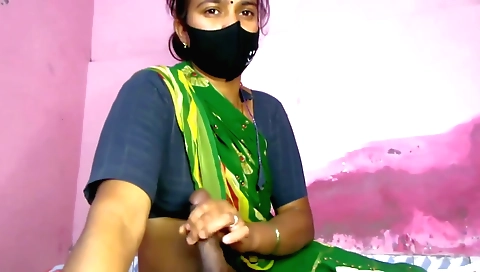 Sexy brunette makes a cumshot in her amateur porn video