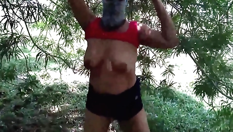 Indian amateur woman with big boobs fucks in the outdoor