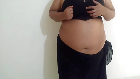 Charming chubby indian chick masturbates on a webcam