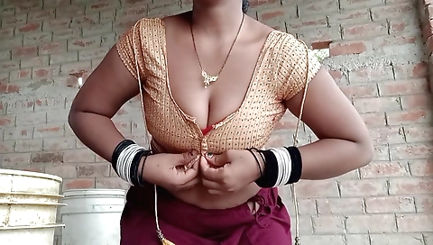 Busty amateur amateur brunette gets off in the bedroom