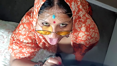 Indian brunette gets her pussy fucked and swallows cum