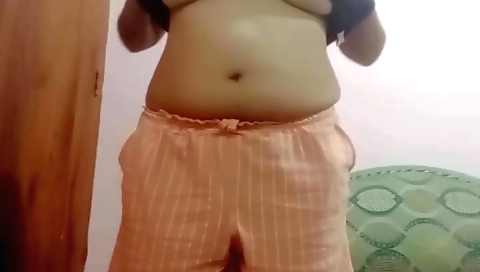 Amateur brunette teen with big tits masturbates on the webcam