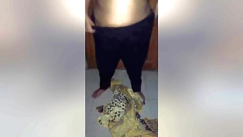 Horny brunette amateur shows her ass in the hd video