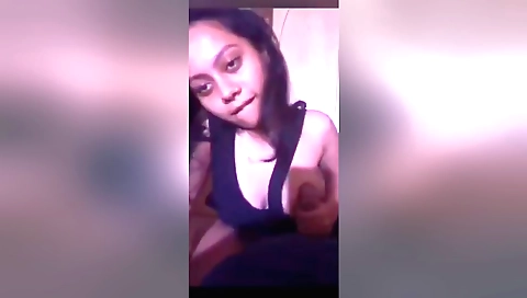 Indian babe giving a nice handjob to her boyfriend