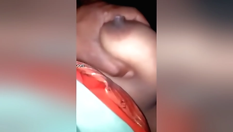 Indian babe with a nice ass gets fucked on the webcam