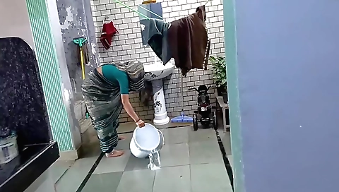 Indian girl desi bhabhi in saree fucked hard by devar