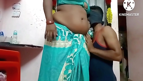Indian milf with a big booty fucks her lover in webcam