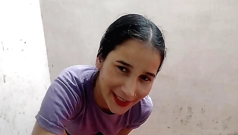 Stepsister Tight Kapra Pahni Thi Stepbrother Ne Kholba Diya