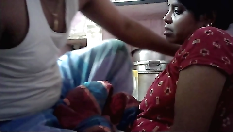 Hot brunette makes love in the bedroom in amateur scene