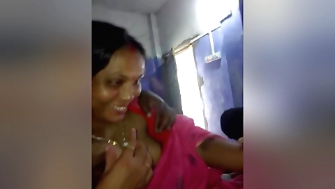 Indian threeway with two dudes making it on the webcam