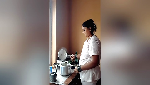 Sexy mature video with a sexy brunette in a 3d video