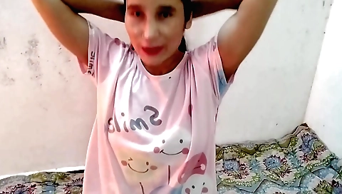 Indian brunette in her amateur sex video getting off