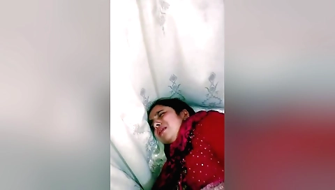 Indian slut gets fucked by her hubby and gets creampied