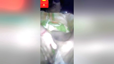 Today Exclusive-desi Bhabhi Shows Her Boobs And Pussy