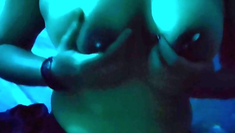 Indian woman plays her music solo to get a better porn film