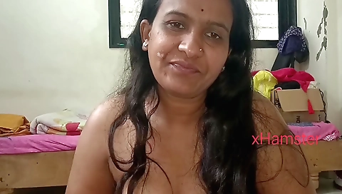 Indian brunette girl has a nice homemade blowjob scene