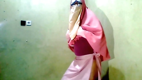 Beautiful indian brunette solo porn with her sexy tits