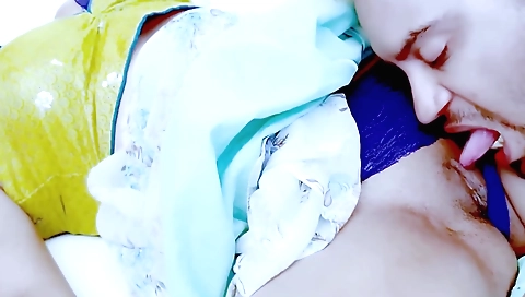 Indian brunette bhabi makes a hard sex clip on cam