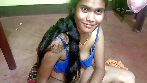 Indian bhabhi sex video with a hot and attractive babe