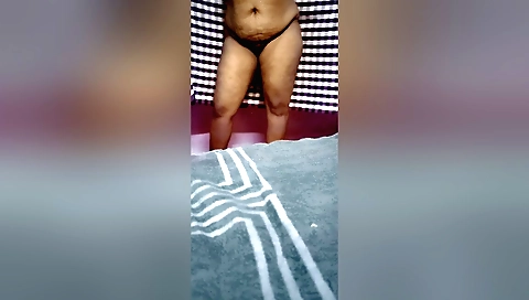 Chubby brunette chick getting penetrated in my car