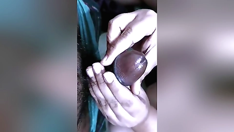 Indian girl fingers her wet pussy during pregnancy