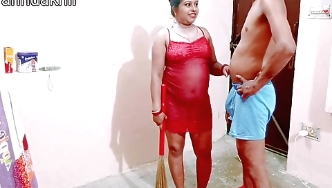 Indian mature stepmom gets fucked hard after a workout