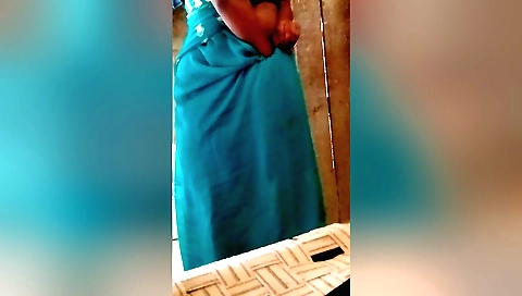 Indian solo amateur video showing a slutty slut 007
