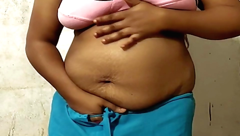 Hot amateur chick wearing sexy outfit on a solo video