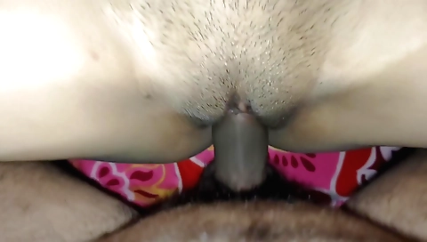 Indian brunette sucks dick while it goes in her pussy