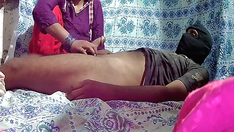 Sexy indian girl gets her pussy fucked in the bedroom