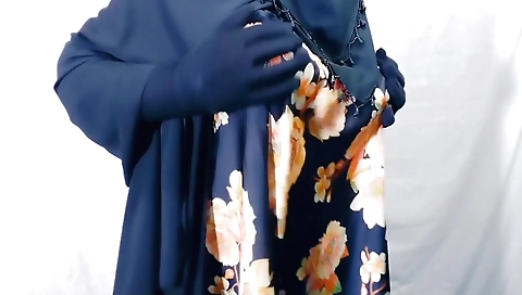 Indian black-haired woman gets wet in solo porn video