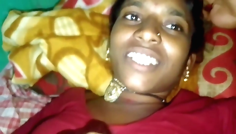 Amateur wife giving a good blowjob with hairy pussy