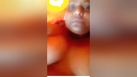 Today Exclusive-desi Bhabhi Shows Her Boobs And Pussy