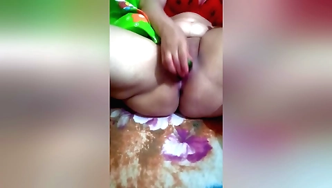 Big ass amateur solo female masturbating in bedroom