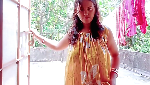 Indian video solo girl showing what she really loves