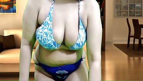 Arab teen with huge boobs and a hot hair is in bed