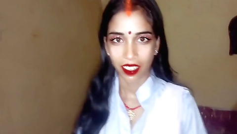 Indian brunette gets fucked outdoors in outdoor scene