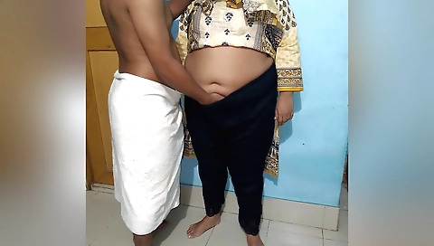 Amateur brunette in a big ass is getting her BBW out