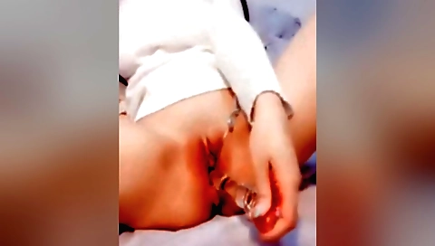 Gorgeous brunette solo female with a beautiful round booty