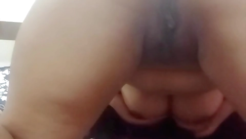 Indian beaut is showering on webcam and she's naked