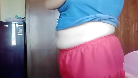 Sexy amateur indian babe masturbates herself naked