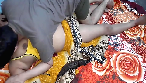 Indian babe with chubby booty doing sexy hardcore sex