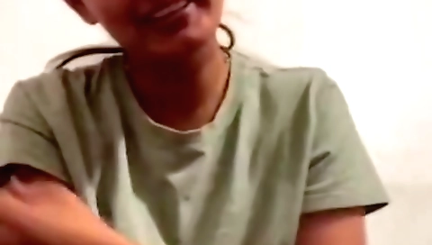 Amateur brunette with hairy pussy and round ass in solo