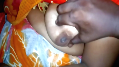 Indian girl takes a dick and gets her pussy pounded